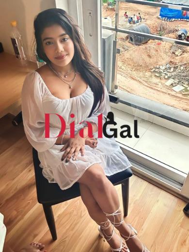 Beautiful college girl call girl escort service VIP hotel se